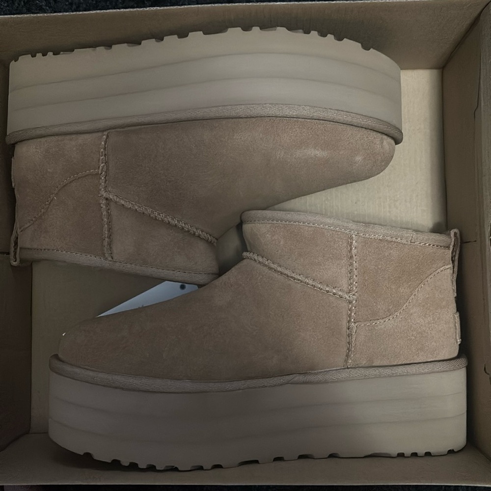 Classic Ultra Mini Platform UGG